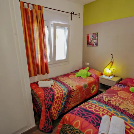 Villa - Pretty With Private Pool In