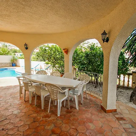 Villa - Pretty With Private Pool In
